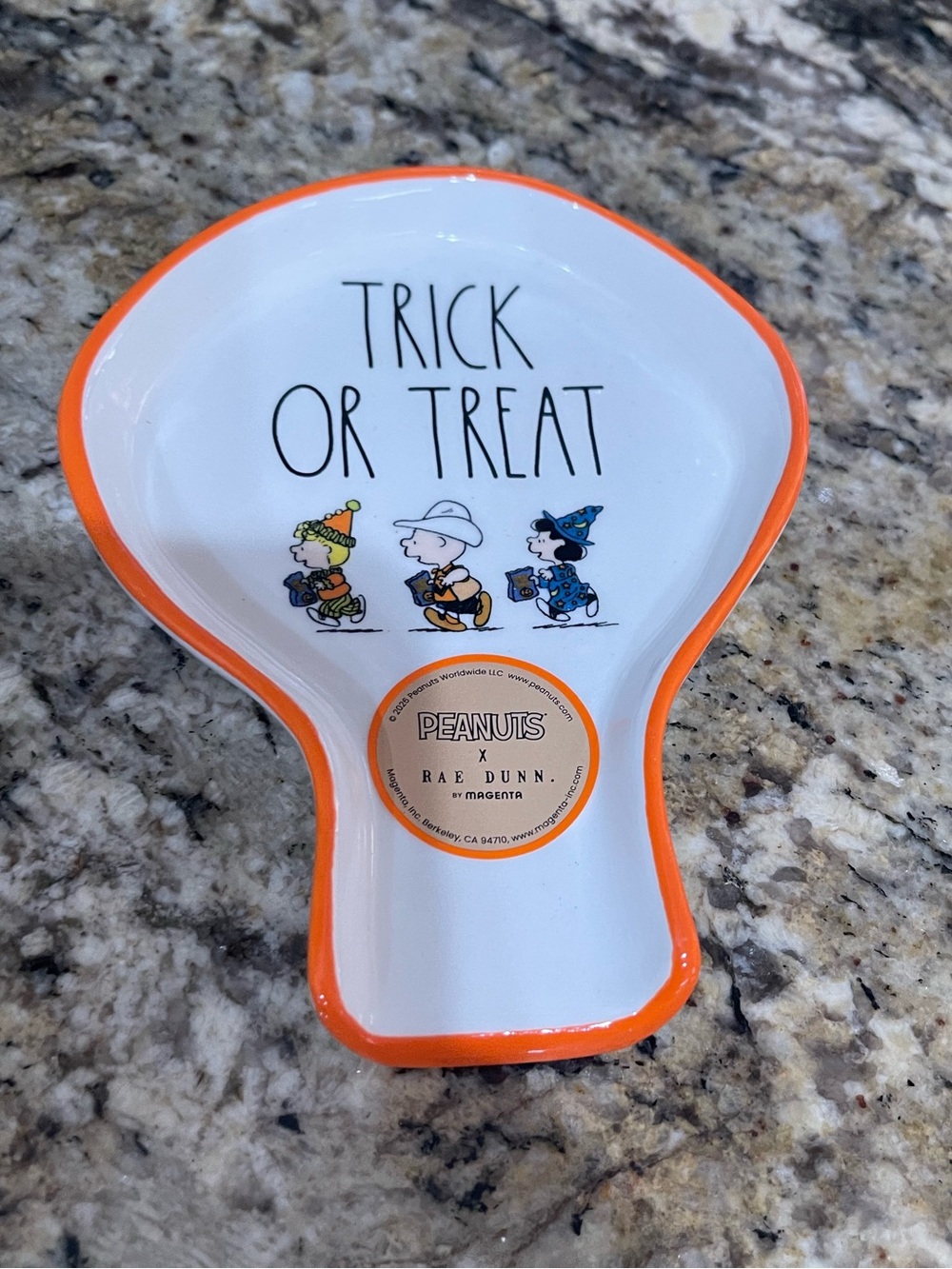 Rae Dunn Peanuts Charlie Brown TRICK OR TREAT spoon rest/trinket dish - New!!